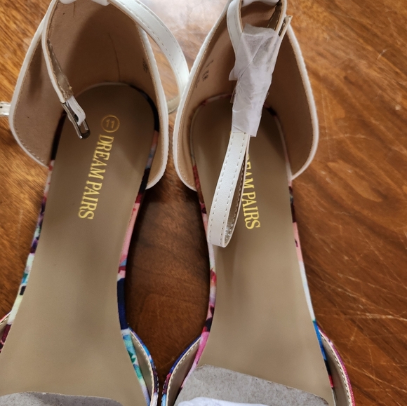 Women Size 11 Flats Dream Paris Floral Print with White Backs Buckle Strap - Picture 5 of 13